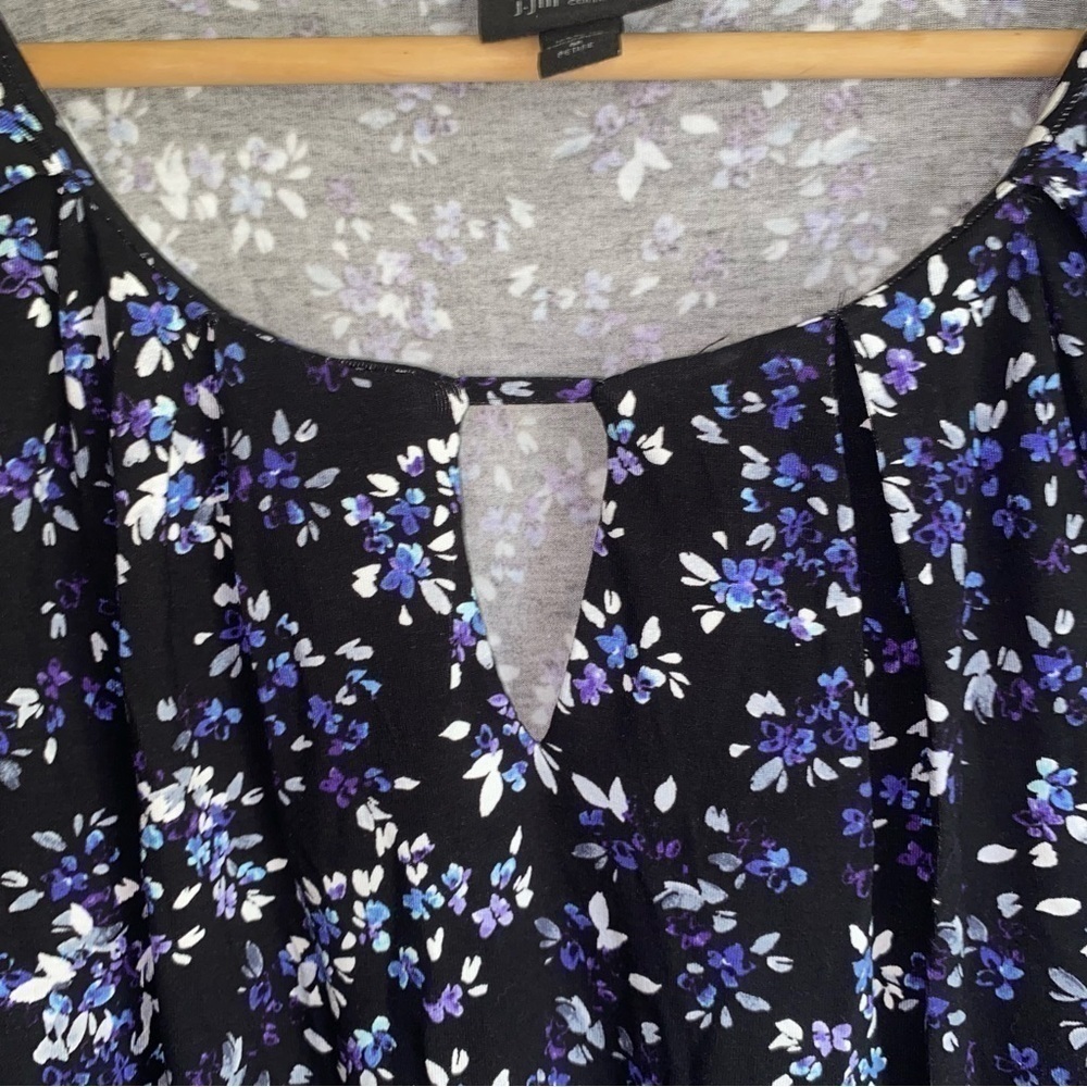 J. Jill Wearever Keyhole Black Frosted Floral Tunic - Picture 5 of 7
